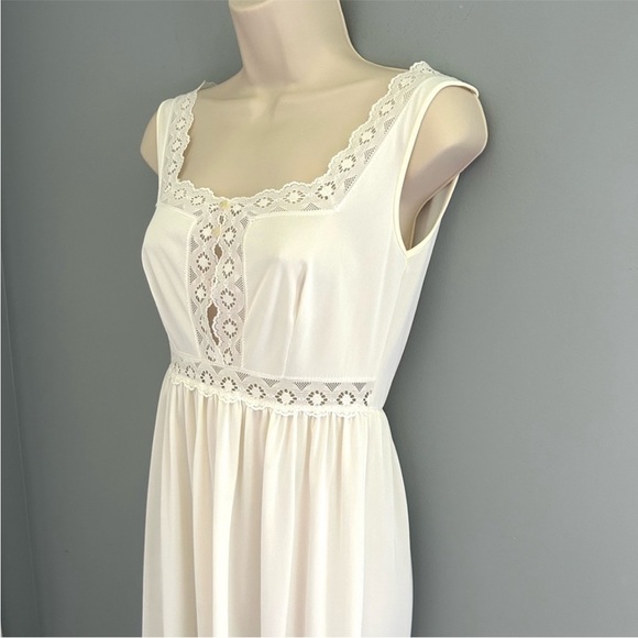 Vintage Long Ivory Slip Square Neckline Lace Detail Size Small - Picture 5 of 13